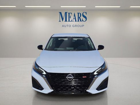 Used 2024 Nissan Altima 2.5 SR image 9