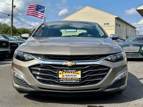 Used 2022 Chevrolet Malibu LS w/ Driver Confidence Package II image 2
