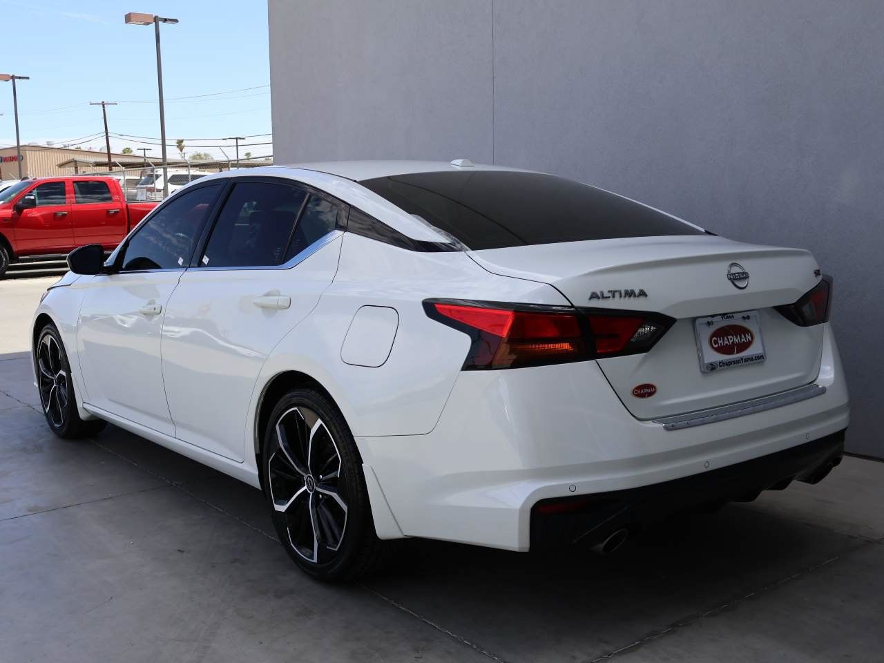 Used 2023 Nissan Altima 2.5 SR w/ SR Premium Package FWD image 3