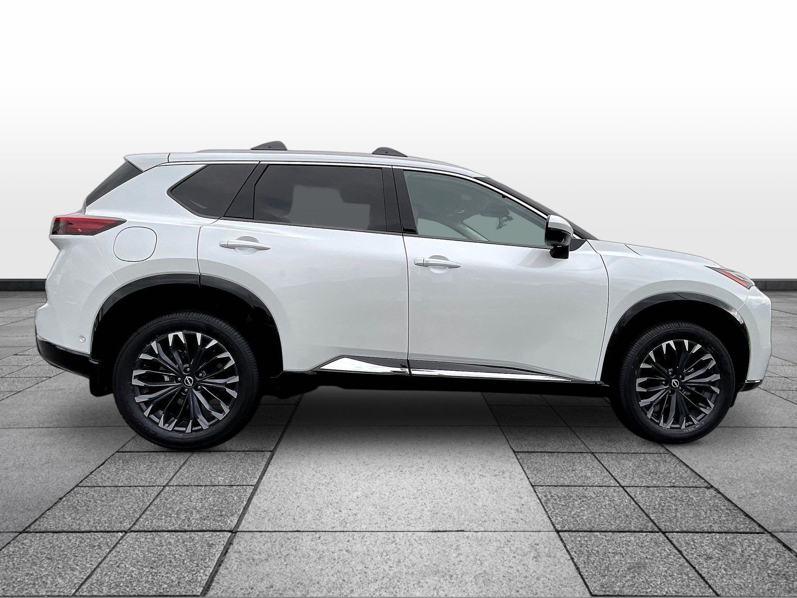 Certified 2026 Nissan Rogue Platinum w/ Platinum Premium Package AWD/4WD image 4