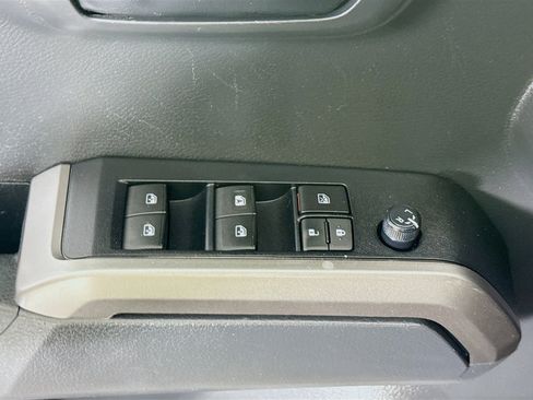 Used 2022 Toyota Tacoma SR5 w/ Technology Package image 23