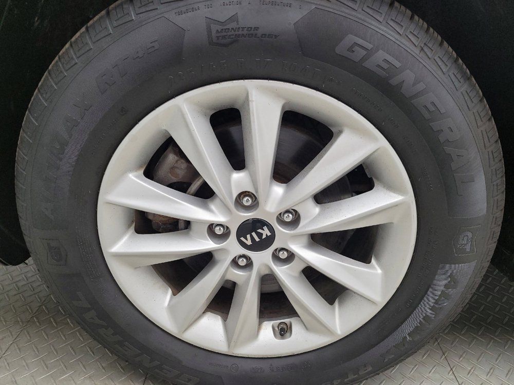Used 2019 Kia Sorento AWD V6 image 31