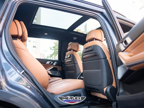 Used 2019 BMW X7 xDrive50i w/ Dynamic Handling Package image 19