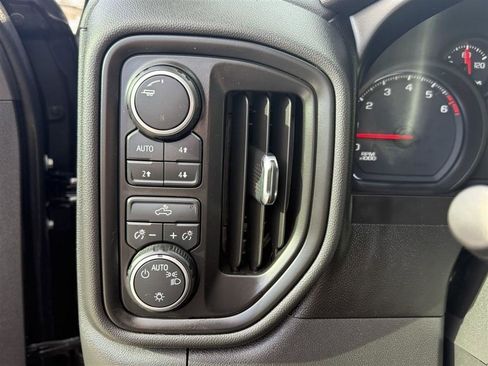 Used 2019 Chevrolet Silverado 1500 Custom Trail Boss AWD/4WD image 27