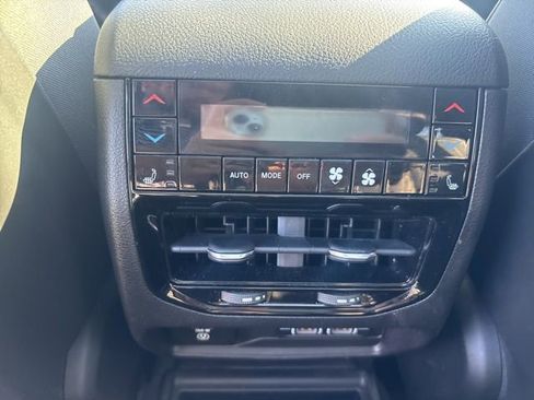 Used 2021 Jeep Grand Cherokee L Overland w/ Luxury Tech Group IV image 44