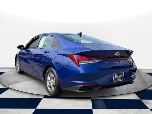 Used 2021 Hyundai Elantra SE FWD image 4