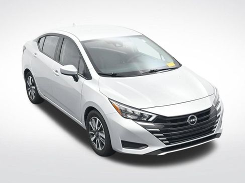 Used 2025 Nissan Versa SV FWD image 22