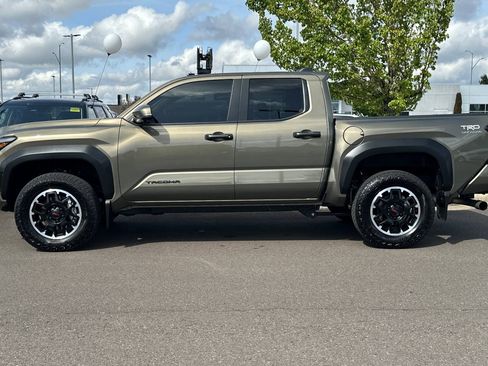 Used 2026 Toyota Tacoma TRD Off-Road w/ TRD Off Road Premium Package AWD/4WD image 7