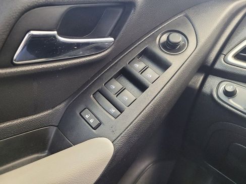 Used 2020 Chevrolet Trax LS w/ Tint and Cruise Package FWD image 27