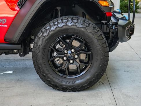 Used 2024 Jeep Wrangler Unlimited AWD/4WD image 10