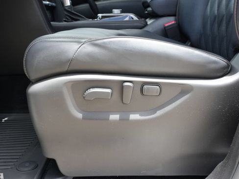 Used 2023 Nissan Armada Platinum w/ Captain's Chairs Package RWD image 18