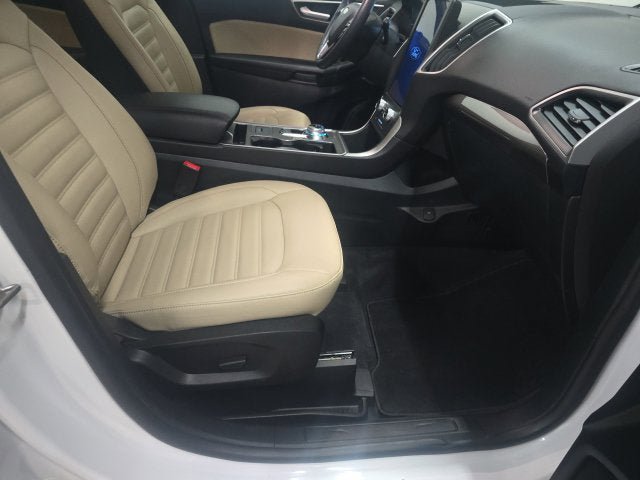 Certified 2024 Ford Edge SEL w/ Convenience Package AWD/4WD image 3