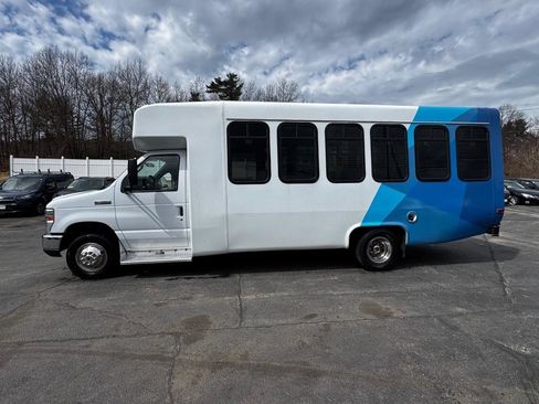 Used 2018 Ford E-450 and Econoline 450 Super Duty w/ Shuttle Bus Prep Package image 3