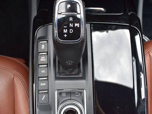 Used 2019 Maserati Levante AWD/4WD image 32