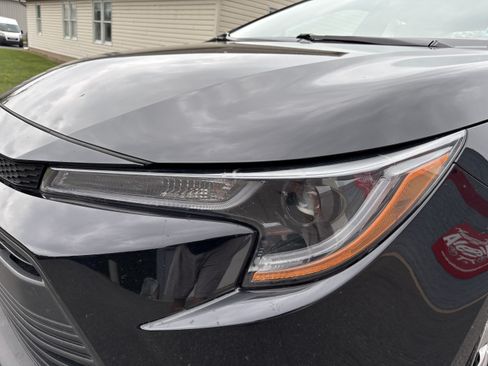 Used 2025 Toyota Corolla LE FWD image 9