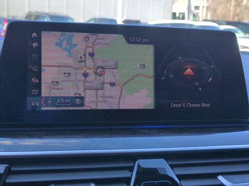 Used 2019 BMW 530e xDrive w/ M Sport Package image 24