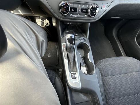Used 2024 Buick Envista Preferred w/ Convenience I Package FWD image 23