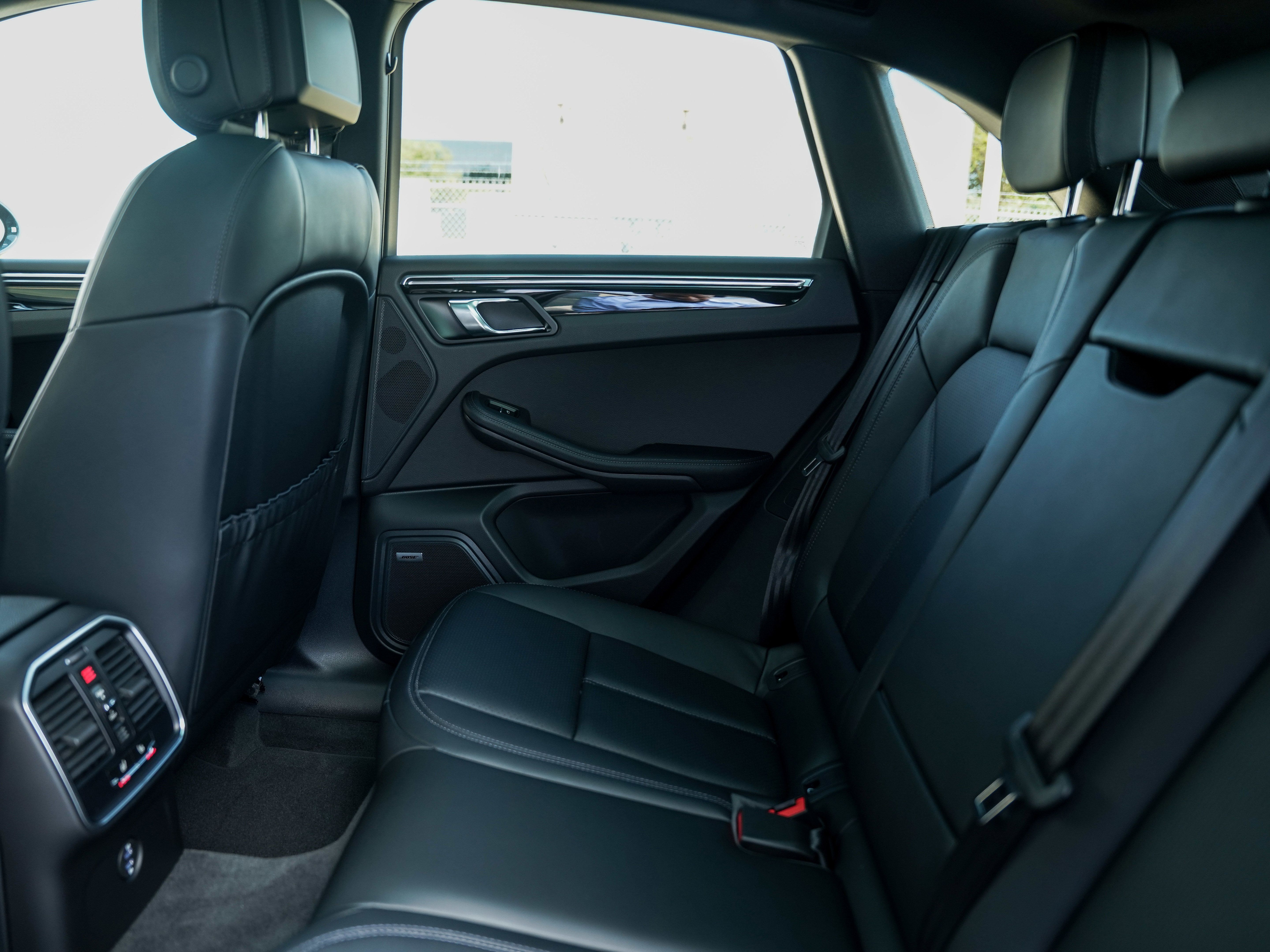 Certified 2026 Porsche Macan AWD/4WD image 28