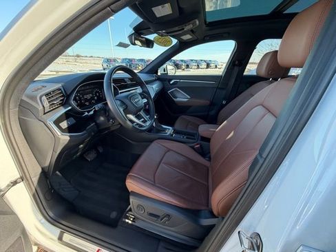 Used 2025 Audi Q3 2.0T Premium image 16