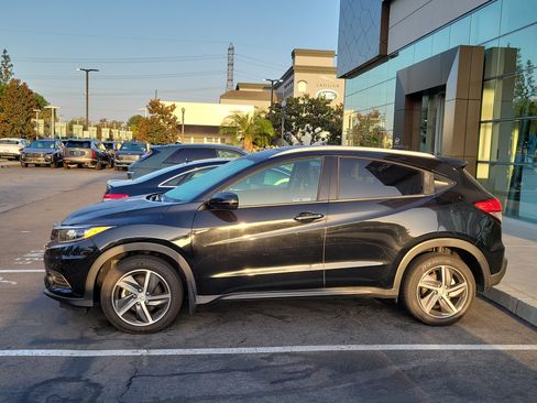 Used 2022 Honda HR-V EX image 2