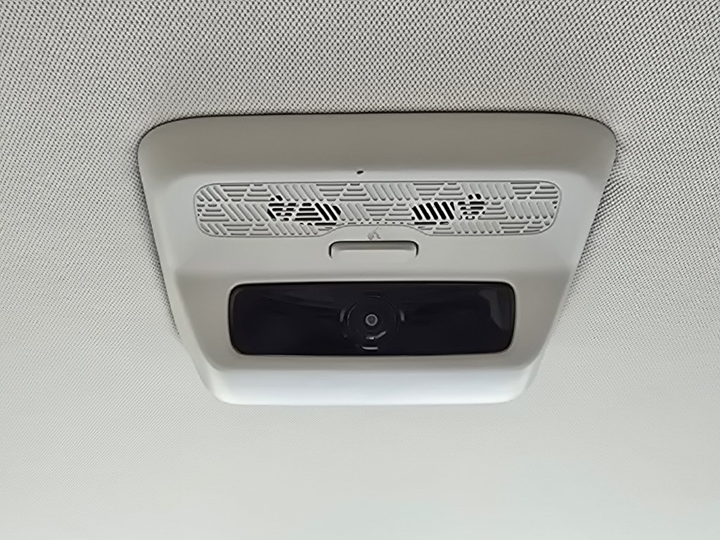 Certified 2025 Kia Carnival EX FWD image 20