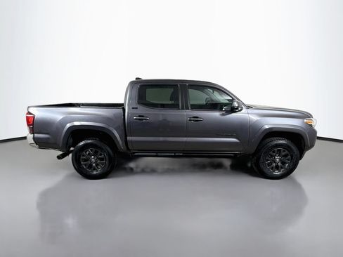 Used 2021 Toyota Tacoma SR5 w/ SR5 Appearance Package (SM) RWD image 8