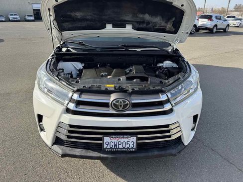 Used 2018 Toyota Highlander Limited image 41