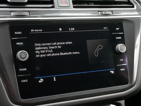 Certified 2022 Volkswagen Tiguan SE image 23