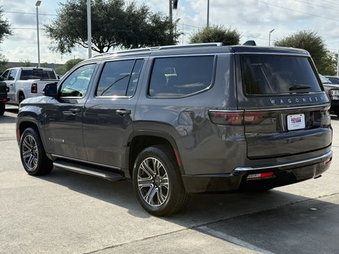 Used 2025 Jeep Wagoneer Series II AWD/4WD image 7