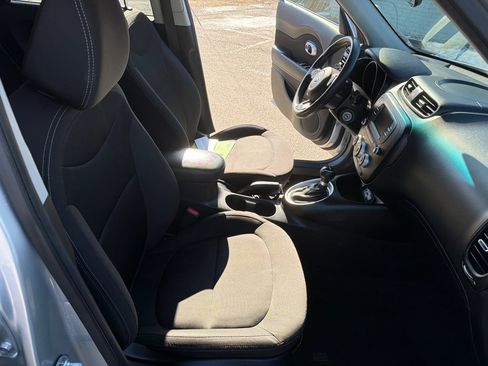 Used 2017 Kia Soul image 30