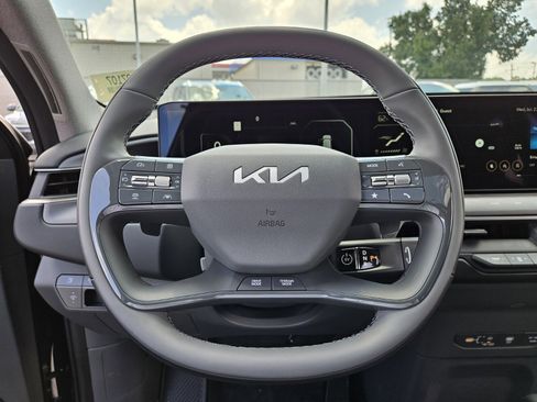 New 2026 Kia EV9 Wind image 15