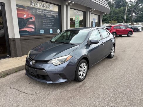 Used 2016 Toyota Corolla LE FWD image 2