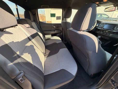 Used 2020 Toyota Tacoma TRD Sport image 5