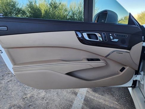 Used 2016 Mercedes-Benz SL 550 w/ Driver Assistance Package image 32