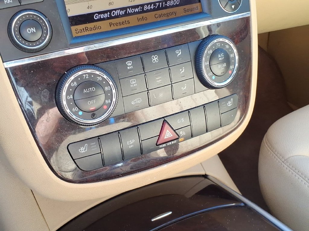 Used 2010 Mercedes-Benz R 350 4MATIC image 26