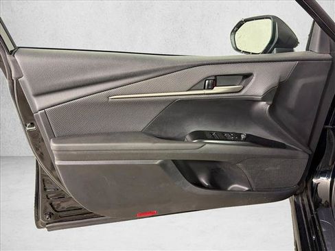 Used 2025 Toyota Camry SE FWD image 10