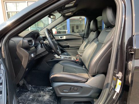 Used 2022 Ford Explorer ST AWD/4WD image 12