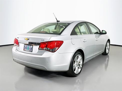 Used 2011 Chevrolet Cruze LTZ image 8