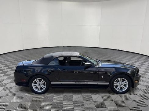 Used 2014 Ford Mustang Convertible RWD image 4
