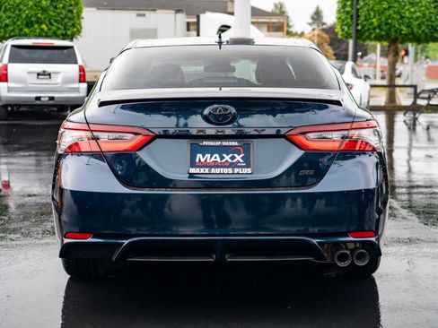 Used 2021 Toyota Camry SE FWD image 11