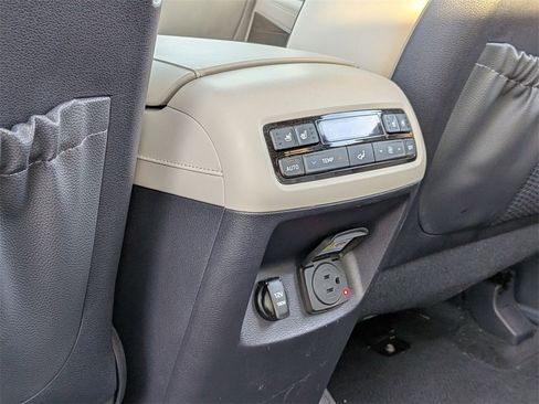 Certified 2022 Hyundai Palisade Limited image 18