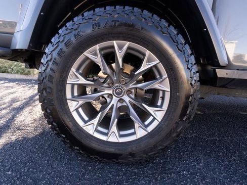 Used 2023 Jeep Gladiator Rubicon w/ LED Lighting Group image 43