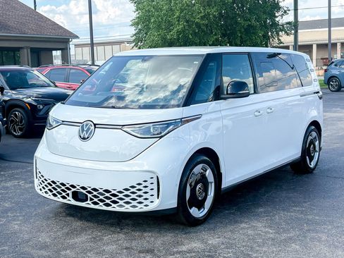 Used 2025 Volkswagen ID. Buzz Pro S RWD image 7