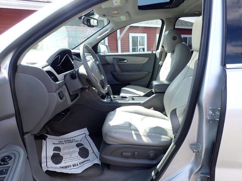 Used 2014 Chevrolet Traverse LT image 8