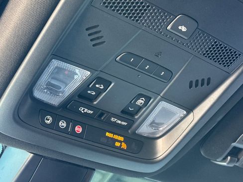 Certified 2025 Cadillac XT6 Premium Luxury image 22