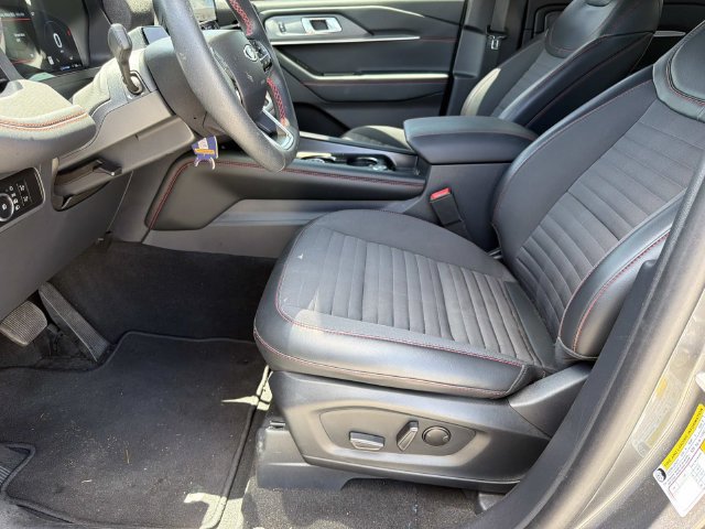 Used 2025 Ford Explorer ST-Line AWD/4WD image 13