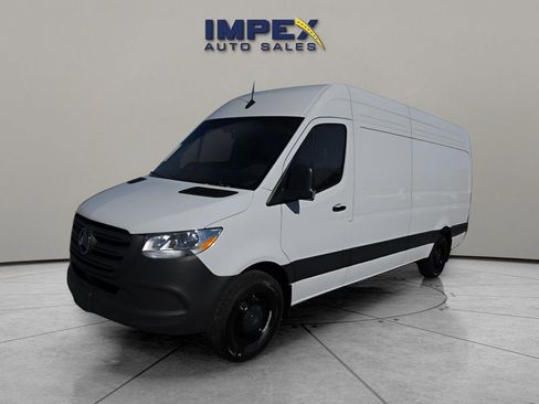 Used 2025 Mercedes-Benz Sprinter 2500 image 1