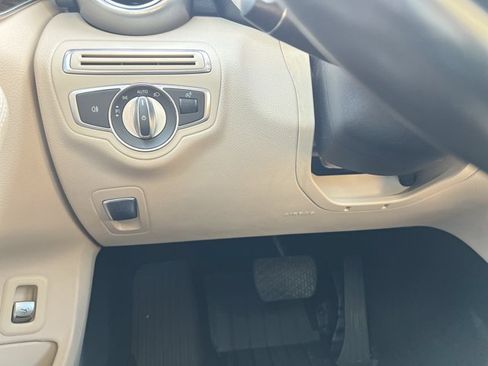 Used 2018 Mercedes-Benz C 300 4MATIC Sedan image 18