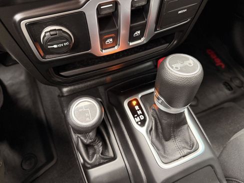 Used 2020 Jeep Wrangler Sport image 17