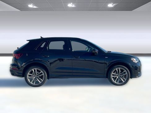 Used 2023 Audi Q3 2.0T Premium w/ Black Optic Sport Package image 8